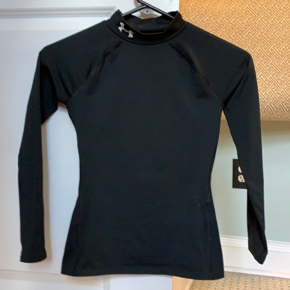 Under Armor, Kids Small, Color Black, Good Condition